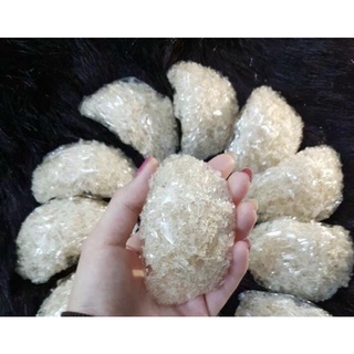 Hộp chè tổ yến vụn.