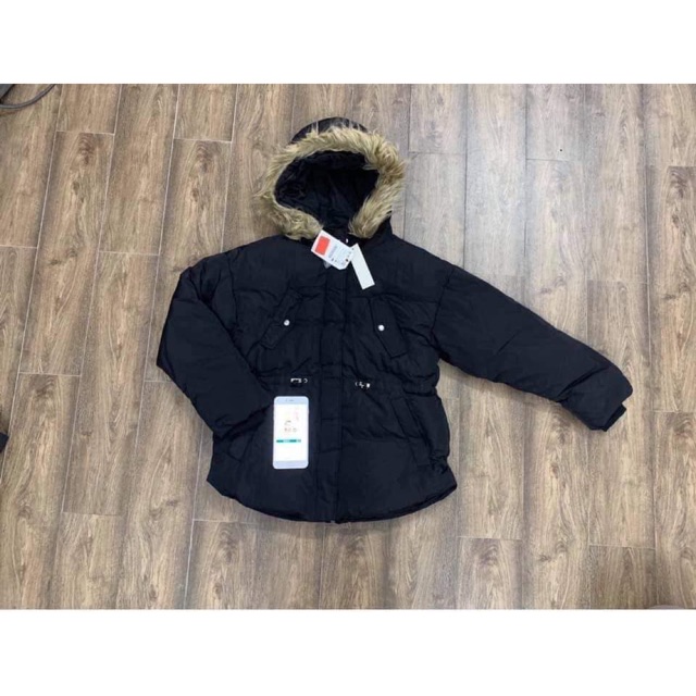 Áo khoác của Oanh Oanh