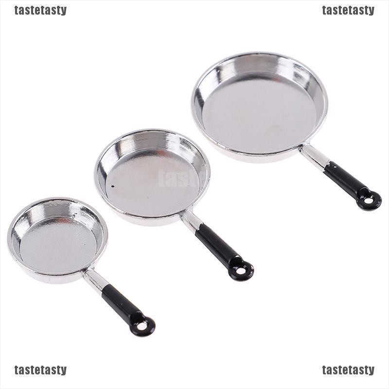 Bộ 3 Chảo Nấu Ăn Bằng Hợp Kim Phong Cách Cổ Điển Cho Nhà Búp Bê 1 / 12