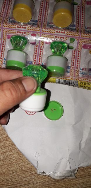 Con dấu in mini bằng nhựa có đèn Led rất đẹp