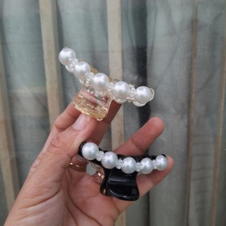 Kẹp nửa tóc đính Hạt 6cm(trắng/đen)