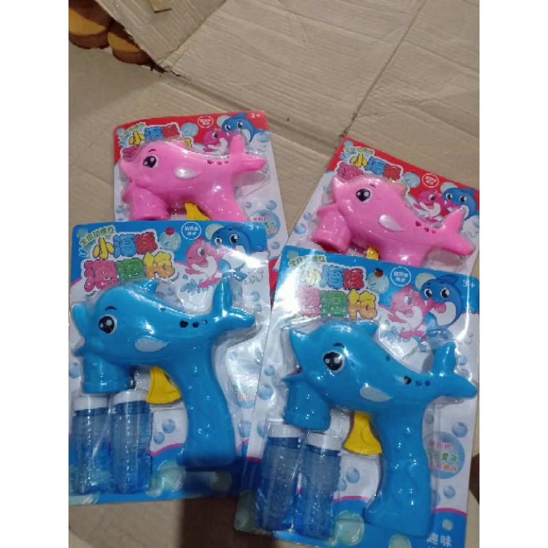 Súng đồ chơi bắn bong bóng xà phòng hình cá heo cho bé