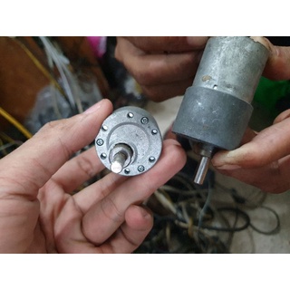 1 cái Mô tơ chạy chậm, giảm tốc 9v 12v sài tốt cốt 6 ly