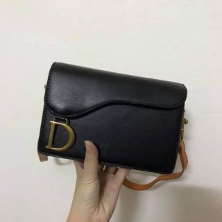 Túi đeo chéo nữ new size 22 màu đen