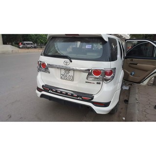Chống trầy cốp ngoài 3d Xe Fortuner dùng chung cho các form xe 2006 đến 2015.