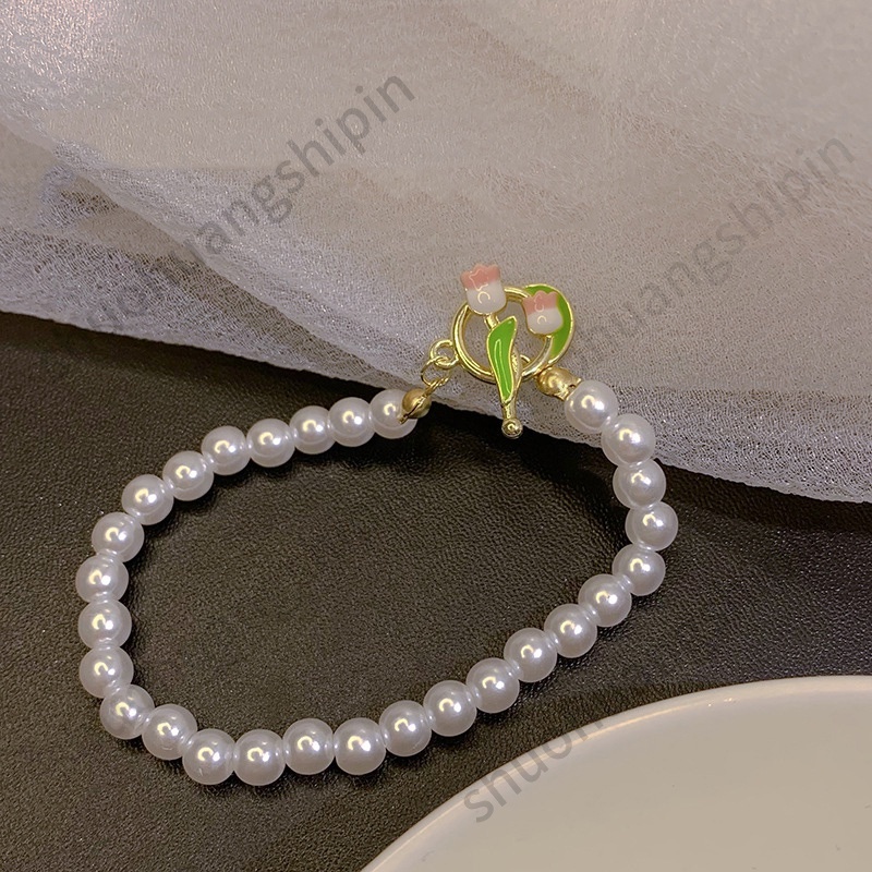 Vòng Tay Đính Ngọc Trai Họa Tiết Hoa Tulip Phong Cách Thời Trang Pháp Cổ Điển