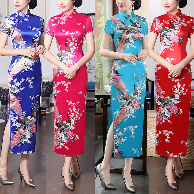 Sườn xám họa tiết hoa đẹp mắt phong cách Trung Hoa