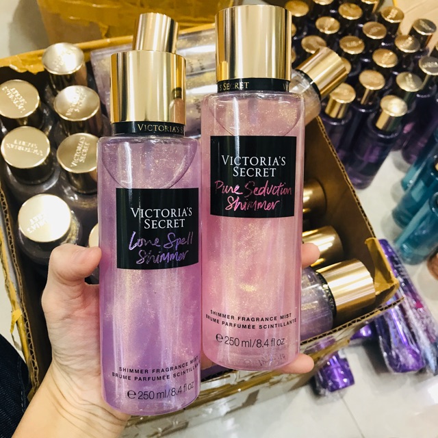 Xịt Thơm Toàn Thân có Nhũ Victoria’s Secret Love Spell Shimmer