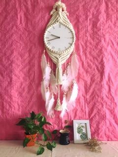 Đồng hồ treo tường macrame lông vũ