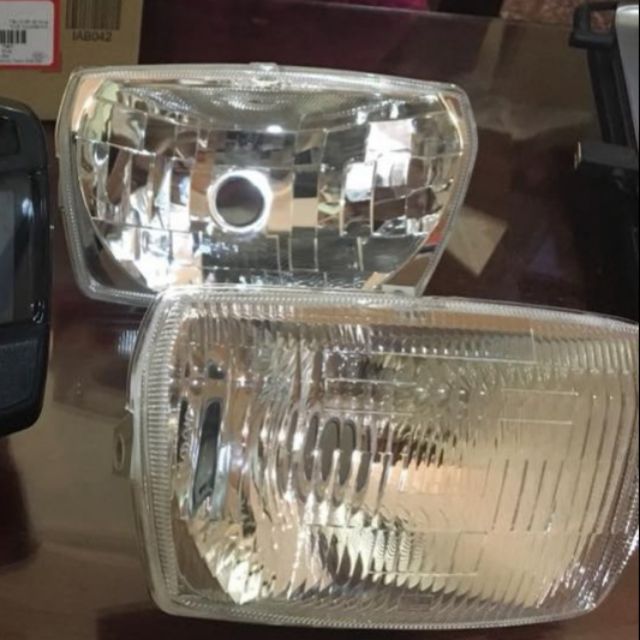 Pha đèn xe máy dream