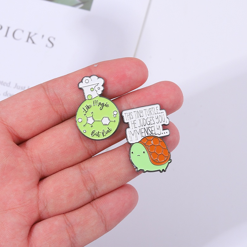 Trâm cài áo QIHE JEWELRY tráng men chủ đề hóa học làm quà tặng cho bạn bè