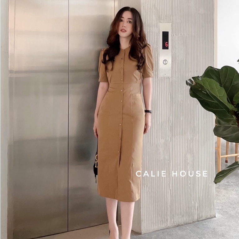 Đầm midi dài nữ tính cổ tròn tôn dáng đứng form đính cúc thời trang thanh lịch Calie House V465 | BigBuy360 - bigbuy360.vn