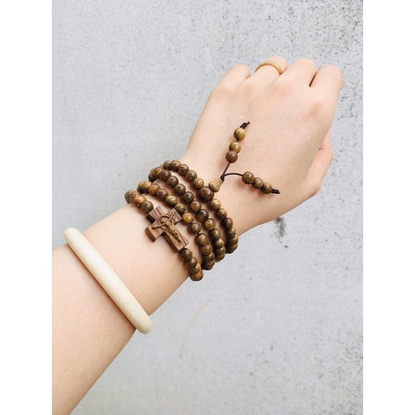 Chuỗi tràng 108 hạt trầm tốc mix thánh giá cho khách Công Giáo