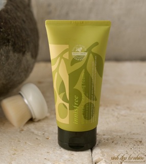 Sữa rửa mặt Innisfree Olive Real Cleansing Foam