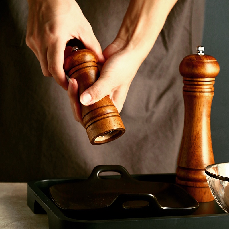Dụng cụ xay tiêu bằng gỗ phong cách cổ điển