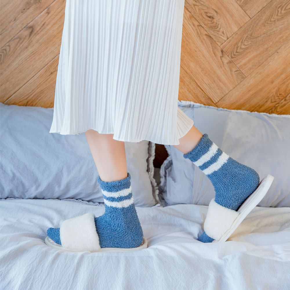 Đôi vớ mềm họa tiết sọc thời trang thu đông sành điệu cho nữ