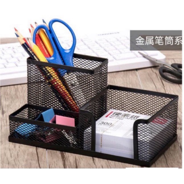 CẮM BÚT DELI LƯỚI SẮT 3 NGĂN (10x20x10,5cm) giao màu ngẫu nhiên