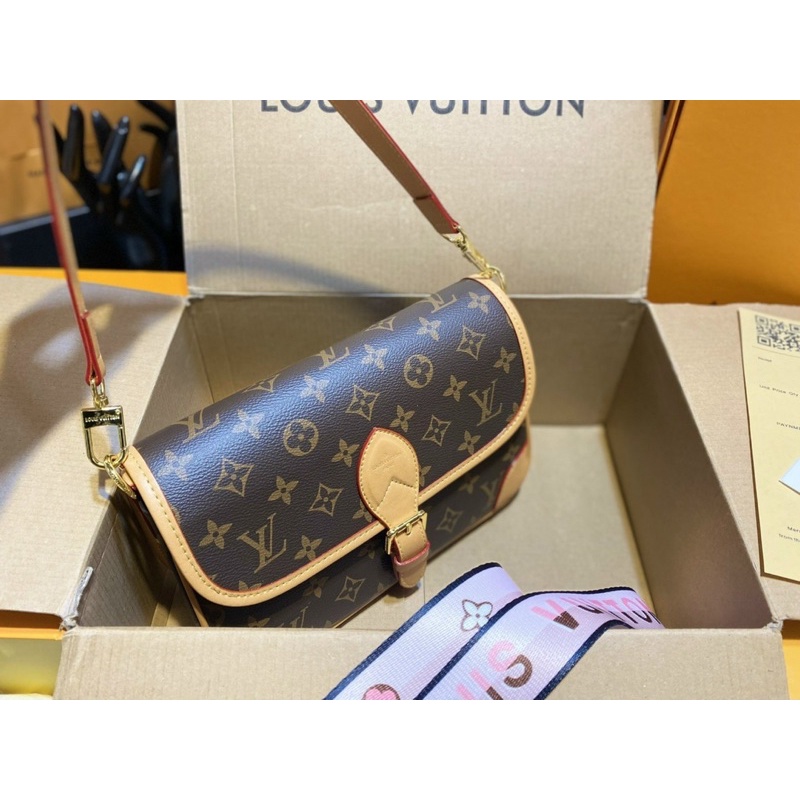 Túi xách nhữ Lv Diane 2022 box nam châm