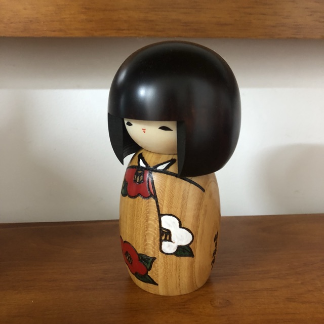 Búp bê gỗ Kokeshi Nhật Bản, búp bê handmade làm tay thủ công, là món quà ý nghĩa của Nhật