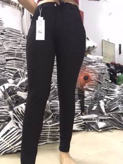 Quần cotton chấm bi