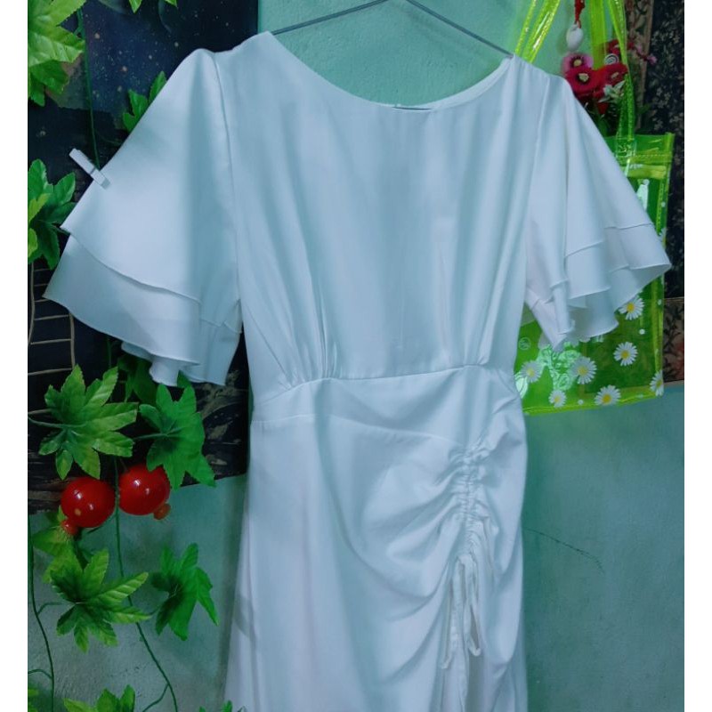 SALE thanh lý/ pass váy thiết kế trắng tinh