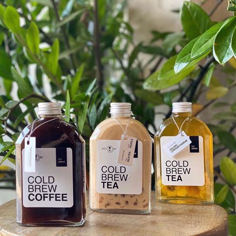 Chai thủy tinh dẹt xén vai 250ml nắp nhôm đựng đồ uống