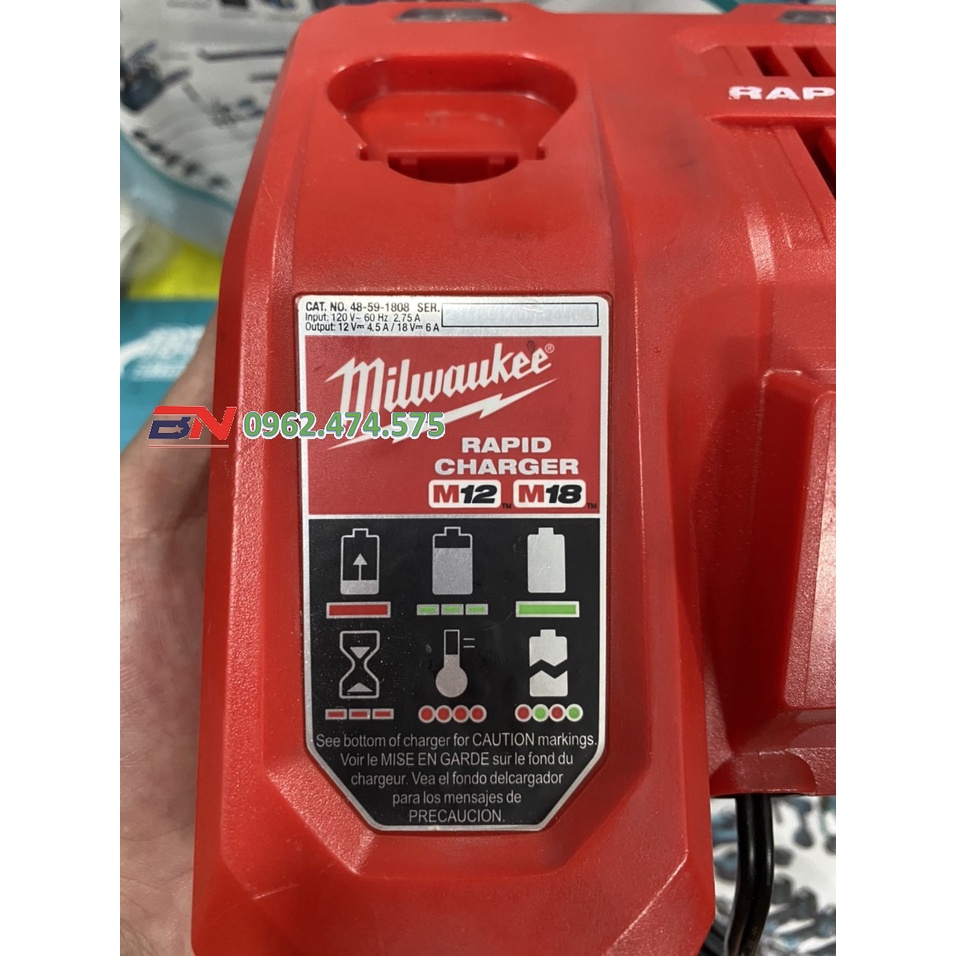 Sạc nhanh Rapid Charge Milwaukee 48-59-1808 ( hàng like new đã lên điện 220v). BN.