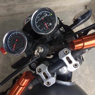 Đồng hồ báo tua và báo km