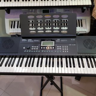 Đàn organ Kurtzman k200