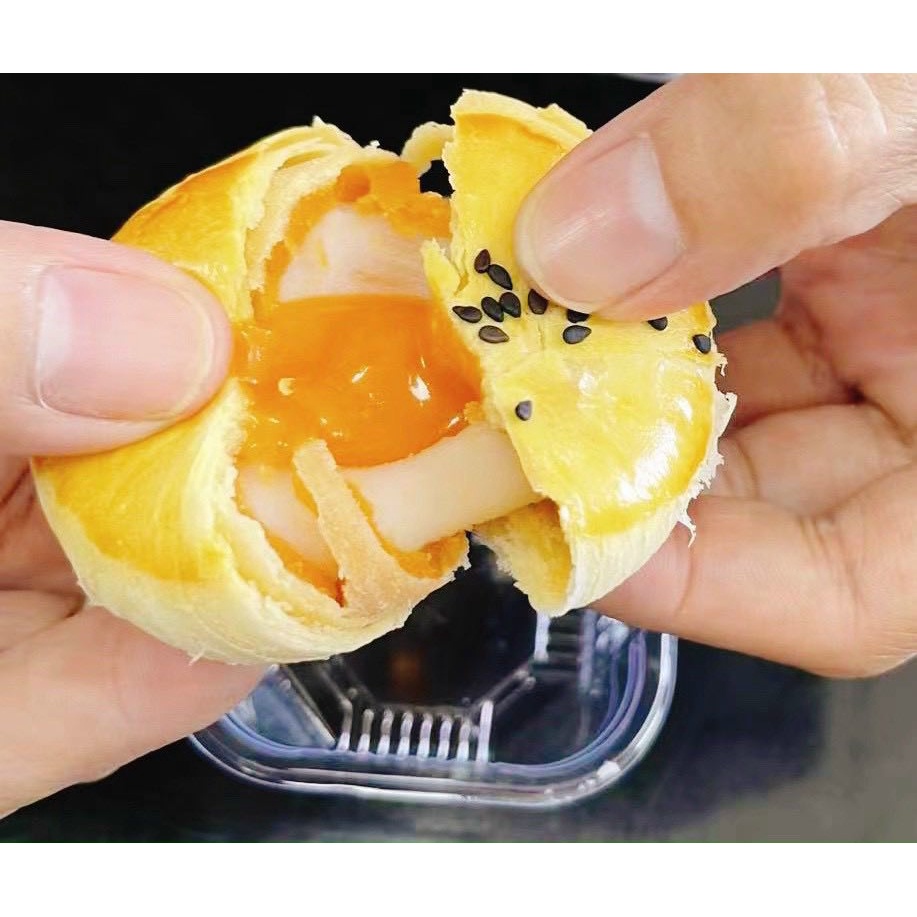 Bánh trứng chảy ngàn lớp ĐL 50g/cái NSX in trên bao bì, HSD 3 tháng