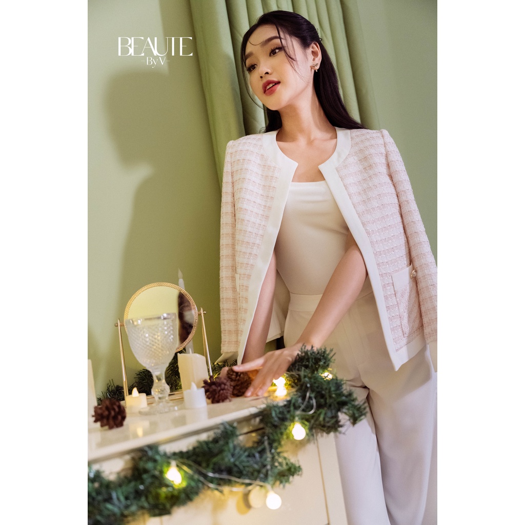 BEAUTEBYV - Áo blazer tweed vải kẻ hồng phối trắng kèm túi ốp đính khuy trang trí Dejose
