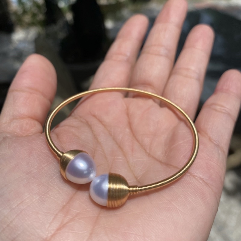 Lắc tay trai thật