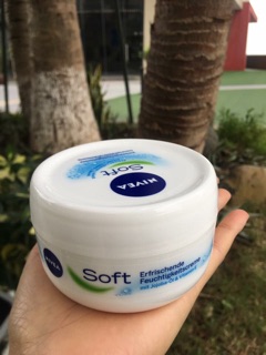 Kem dưỡng ẩm Nivea Soft - Đức
