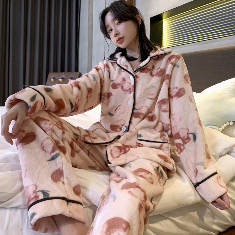 Bộ đồ ngủ chất nhung dày dặn in họa tiết hoạt hình dễ thương thời trang thu đông cho nữ