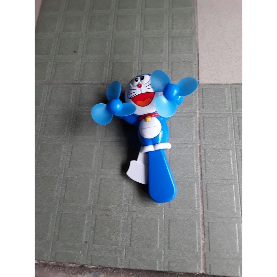 Quạt chóng chóng hình doremon 001