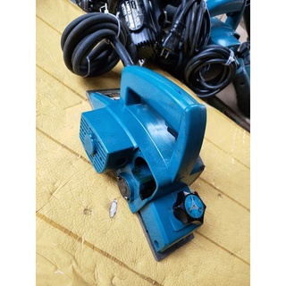 Máy bào Makita 1900B