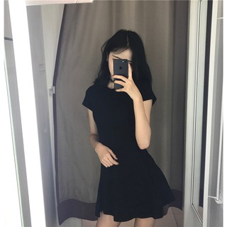 Váy body tay ngắn dáng xòe