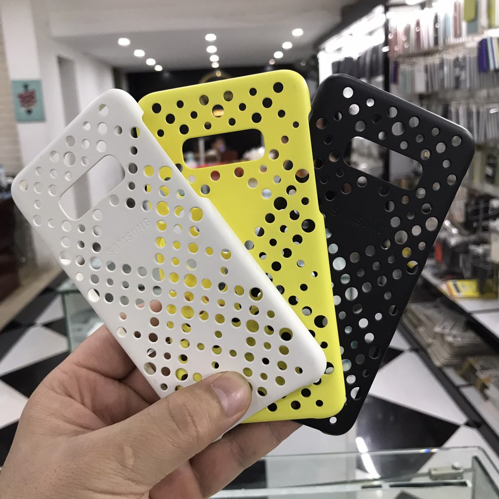 Ốp lưng tản nhiệt tặng kèm theo máy Samsung Galaxy S10e