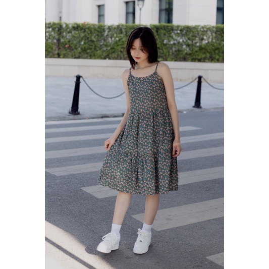 Đầm hai dây hở lưng hoa nhí | Lá Xoè