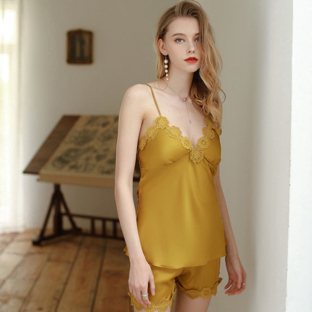 Set Đồ Ngủ Ngắn Hai Dây Có Mút Đệm Quyến Rũ Cho Nữ