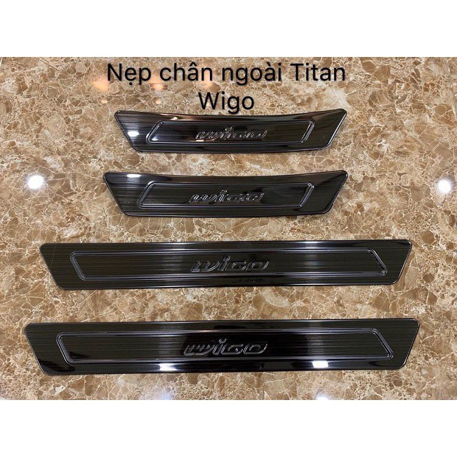Ốp bậc cửa trong ngoài Toyota Wigo 2018 2019 2020 mẫu titan