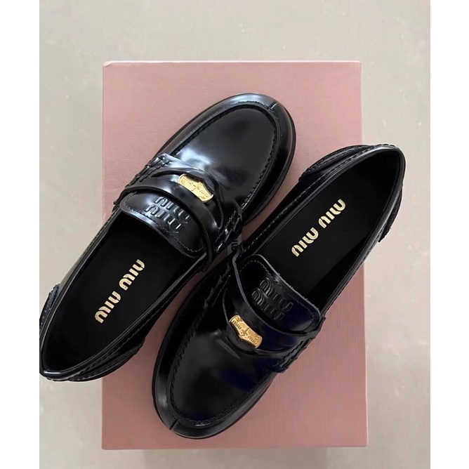 Giày lười da loafer Miu Miu