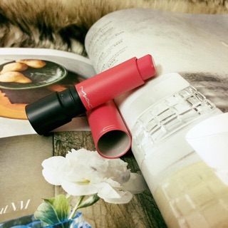 💋Son MAC Postmodern – Liptensity: hồng san hô