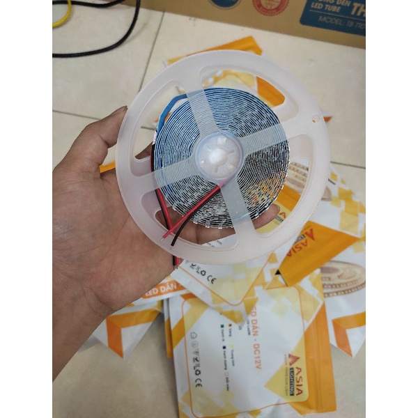 Led dán 2835-DC-12V công suất 12w/1m model:LDA35