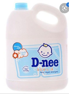 Nước giặt D-nee