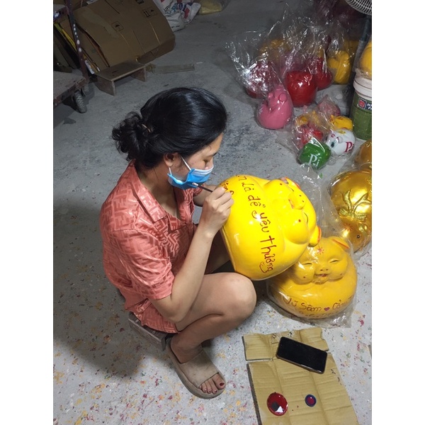 Heo Đất bụng phệ mắt híp, Xưởng SX Lợn Đất Lơ Hoàng