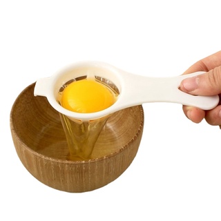 Dụng cụ tách lòng trắng trứng thiết kế nhỏ gọn dễ dàng mang theo tiện dụng cho nhà bếp