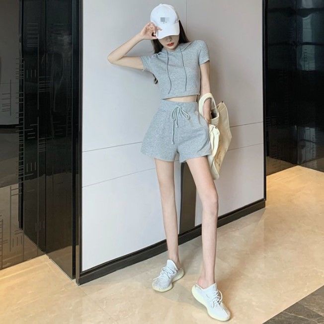 Set đồ thể thao ngắn tay có mũ trùm phong cách Hàn Quốc năng động dành cho nữ