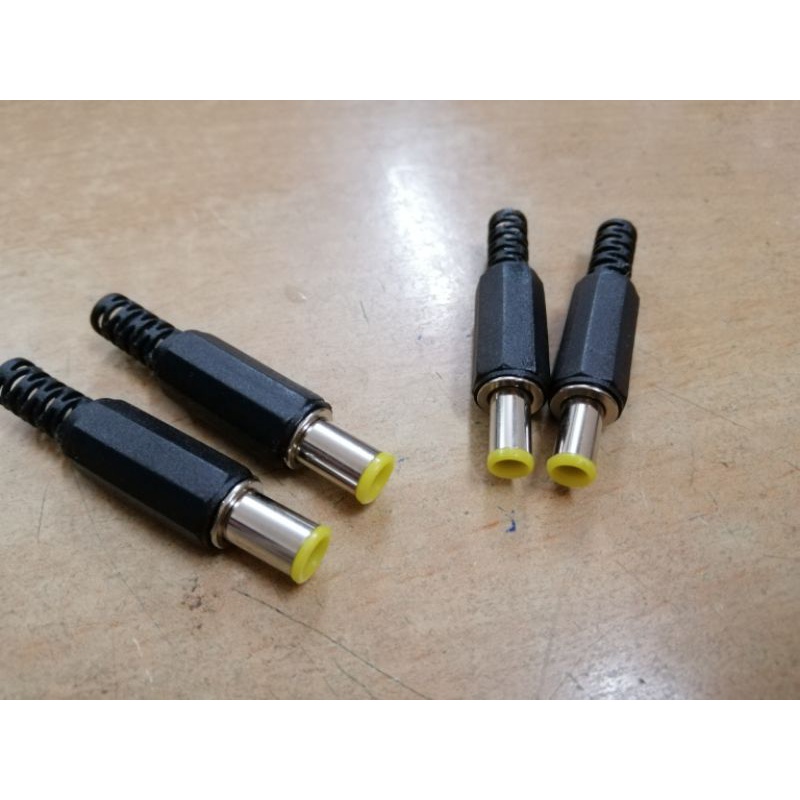 1 chiếc đầu jack nguồn DC 6.0x4.4 5.0x3.0 mm có kim ở giữa