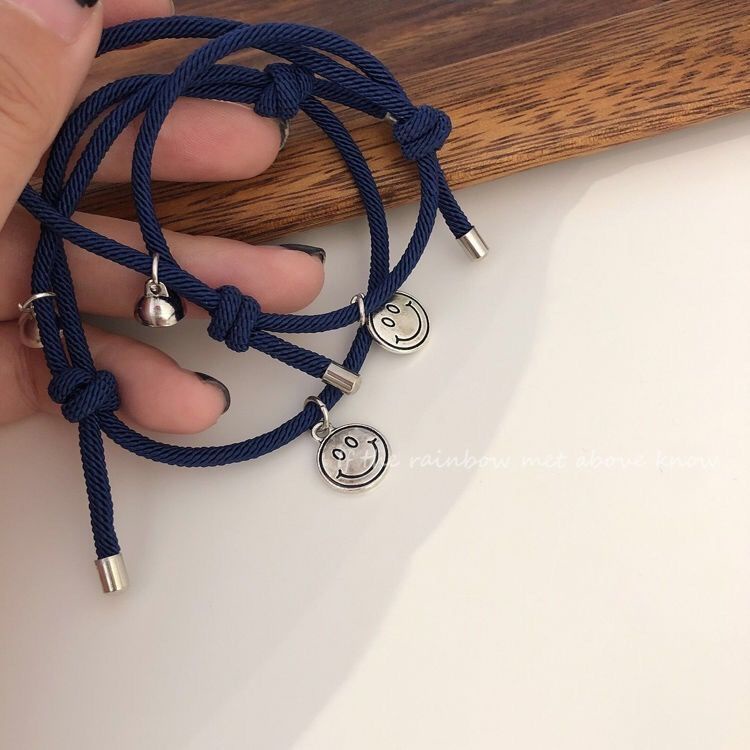 1 Cặp Vòng Tay Mặt Cười Có Nam Châm